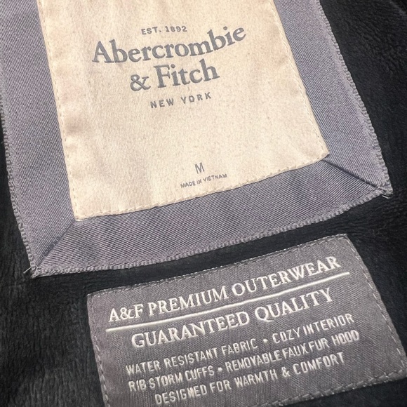 Abercrombie & Fitch Long Winter Jacket - with removable fur - Picture 6 of 12